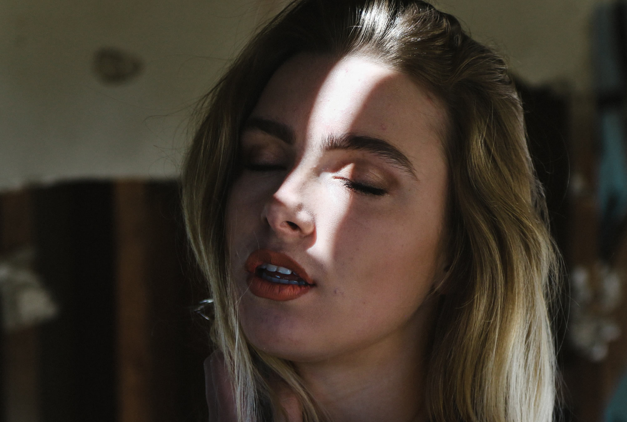 大阪心斎橋のフェレザクリニックでは、「こんな顔になりたい」「ここが気になる」どんなお悩みにも対応します。