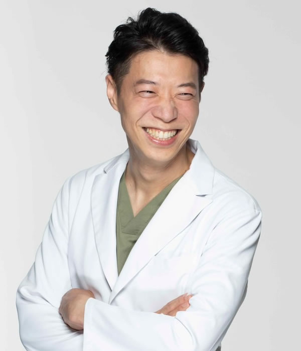 大阪心斎橋 フェレザクリニック院長 八杉 悠